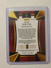 Load image into Gallery viewer, 2018 PANINI CHRONICLES SELECT-RED PRIZM #15 JUAN SOTO RC #/99 (NF01)